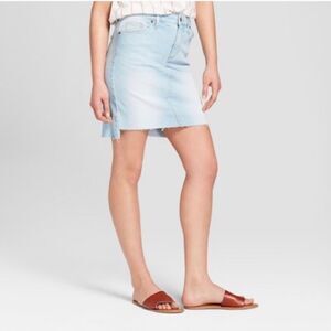 NWT Universal Thread Denim Skirt Size 4
